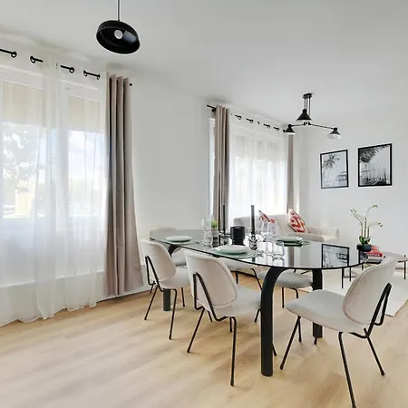 Beautiful 8 Persons L014 Apartment *
